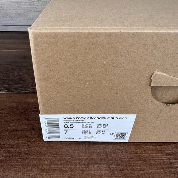 Nike ZoomX Invincible Run FK 3 Womens Size 8.5 White Photon Dust DR2660 103 - Picture 9 of 9